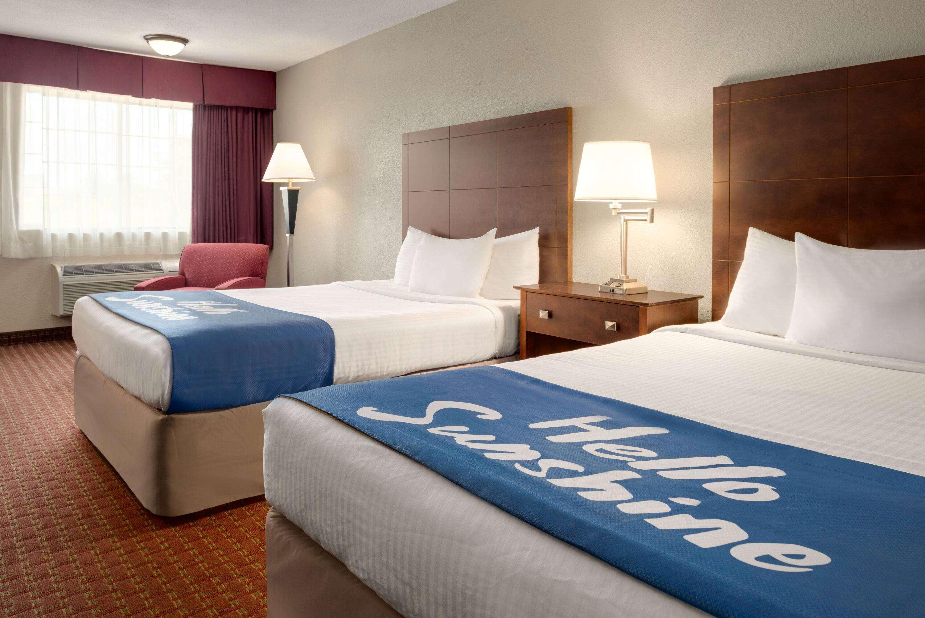 Days Inn By Wyndham Whitmore Lake Exteriör bild