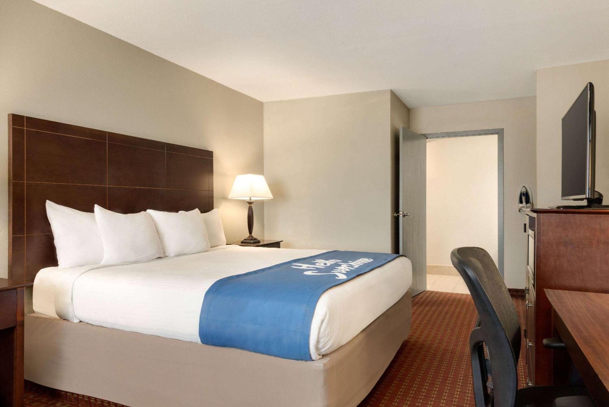 Days Inn By Wyndham Whitmore Lake Exteriör bild